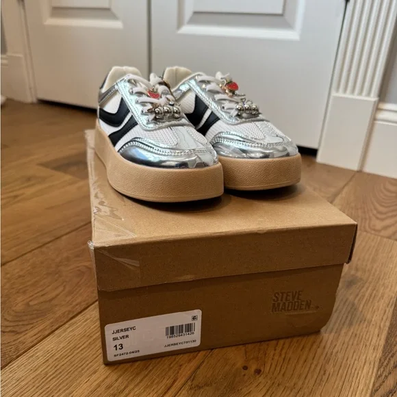 Steve Madden Kids Sneakers with Silver and White Accents - Picture 2 of 9